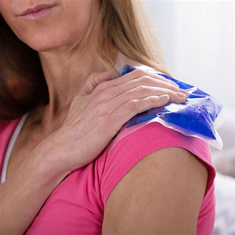 Shoulder Pain Relief: Remedies and Nonsurgical Treatment Options ...