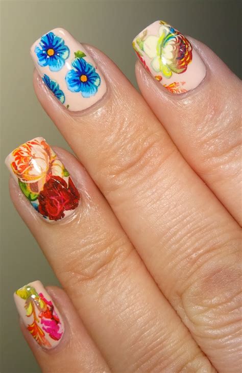 How To Draw A Flower Nail Art - Design Talk