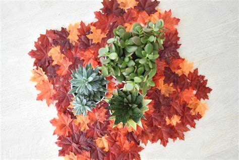 Easy DIY Thanksgiving Leaf Placemats • theStyleSafari