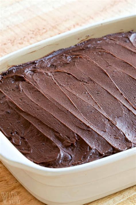 Keto Chocolate Frosting (Buttercream Recipe) | Low Carb Yum