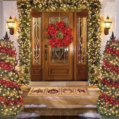 Brilliant Ideas Of Outdoor Christmas Decorating | Christmas door ...