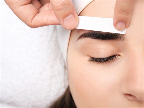 Eyebrow waxing: 6 tips for success at home - Creative Jasmin