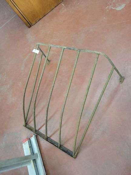 Metal Hay Rack - Baer Auctioneers - Realty, LLC