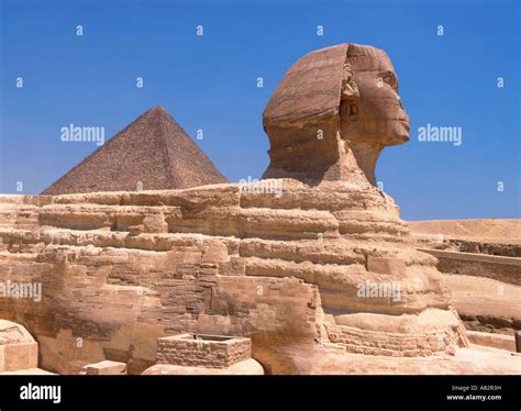 Side view on Sphinx Egypt Stock Photo - Alamy