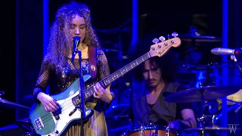 Tal Wilkenfeld: Counterfeit (Live) – No Treble