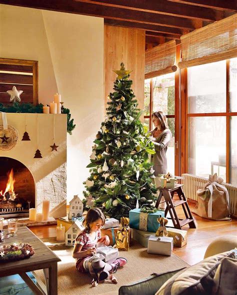 Spanish country house adorned with natural Christmas decorations