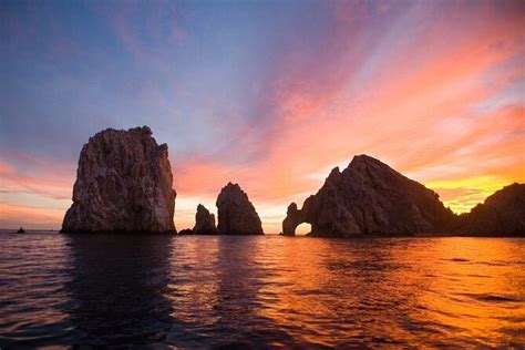 Cabo Sunset Yacht Tour at the Arch - with Dinner and Drinks 2023 - Cabo ...