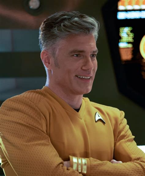 Star Trek: Strange New Worlds' Anson Mount On Being the Captain and ...