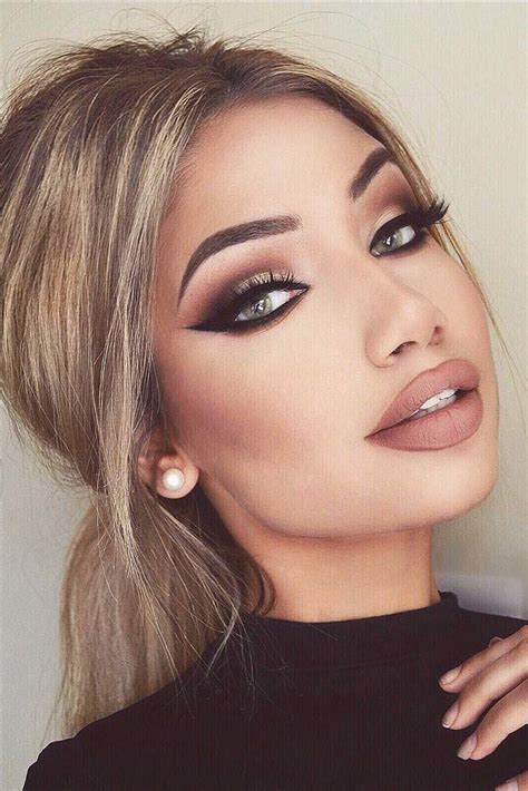 45 Perfect Cat Eye Makeup Ideas To Look Sexy