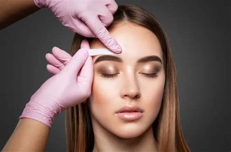 What is Eyebrow Waxing? Our Best Brow Guide | Lavoom Salon