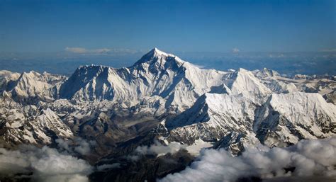 File:Mount Everest as seen from Drukair2 PLW edit.jpg - Wikipedia