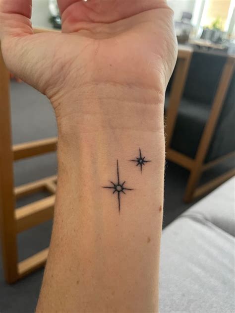 Two stars Tattoo | Idee per tatuaggi, Tatuaggi, Unghie idee