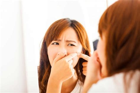 Pimple Treatment: How Dermatologists Treat Pimples | Reader's Digest