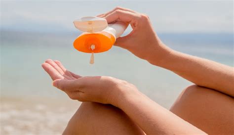 Ask the Expert: How Much Sunscreen Should I Be Using on My Face and ...