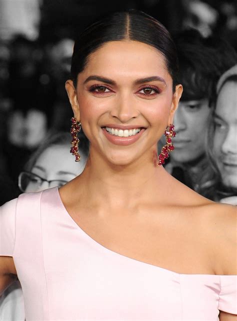 Deepika Padukone Is Our New Beauty Icon — & Her Makeup Artist's Tips ...