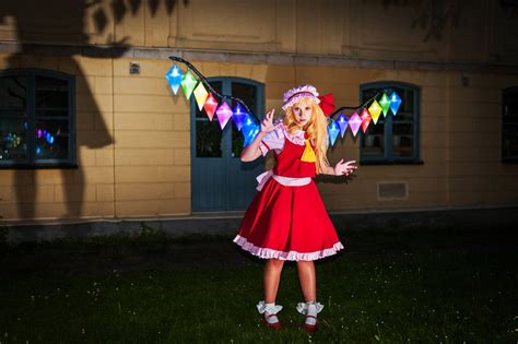 Flandre Scarlet - Night | Scarlet, Cosplay, Night