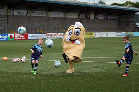 Baxter the Bridie makes his bow for Forfar's Loons - The Courier