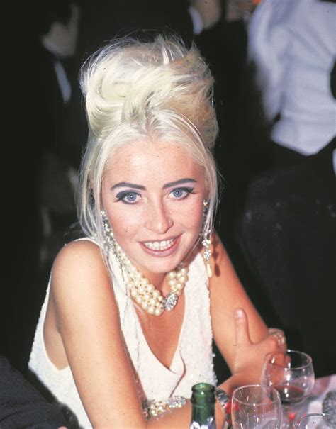 Wendy James [Profiles] • Instagram, Twitter, TikTok | Foller