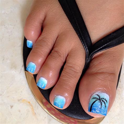 Beach Toe Nail Art