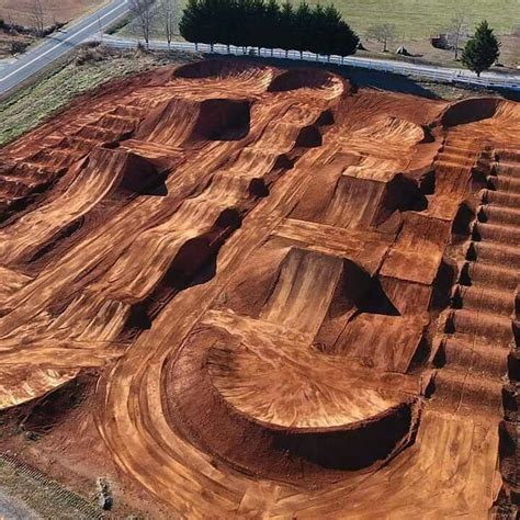 Pin by Omar Perez on Two wheels - the life | Dirt bike track, Motocross ...