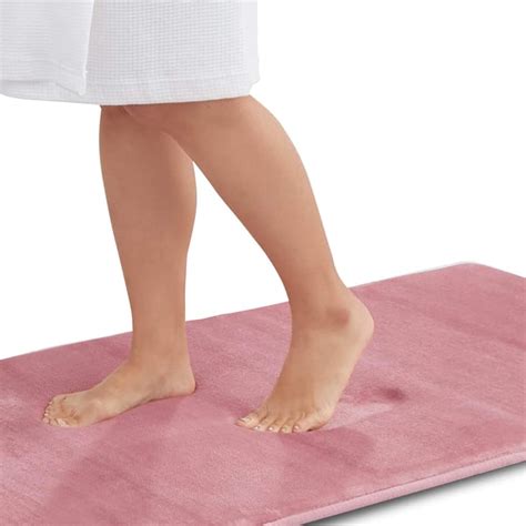 Amazon Shoppers Are Loving This $22 Memory Foam Bath Mat | Apartment ...