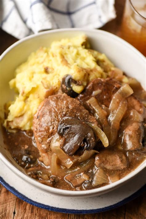 Easy Crock Pot Round Steak with Mushrooms - NeighborFood