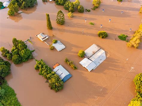 Thousands evacuate as Australia reels from severe flooding | Weather ...