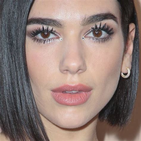 Dua Lipa Makeup | Celebrity makeup looks, Hairstyle, Celebrity makeup