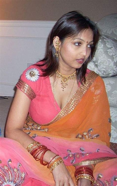 Real indian house wife | HOT ACTRESS AND AUNTY