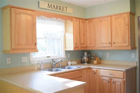 Wall Colors for Honey Oak Cabinets - Love Remodeled