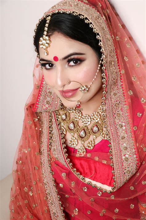 40+ Gorgeous Bridal Bindi Designs Worn By Real Brides! | WeddingBazaar