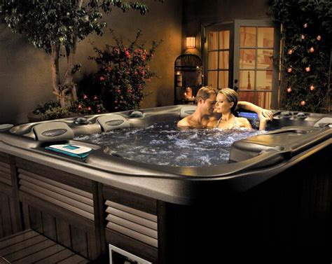 1000+ images about Deco Spas - Hot Tub on Pinterest | Gazebo, Article ...