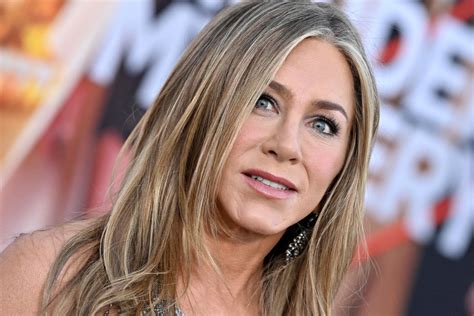 Jennifer Aniston has gray hair. Why people find it 'refreshing.'