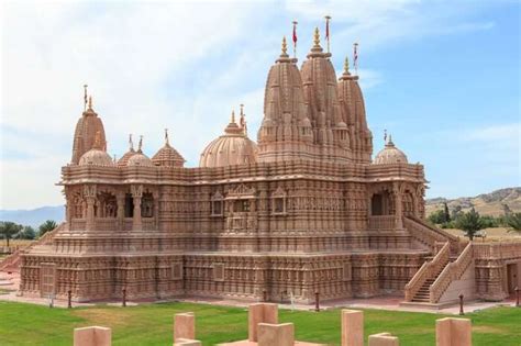 The First Of Its Kind Hindu Temple In Abu Dhabi Is Nothing Less Than A ...