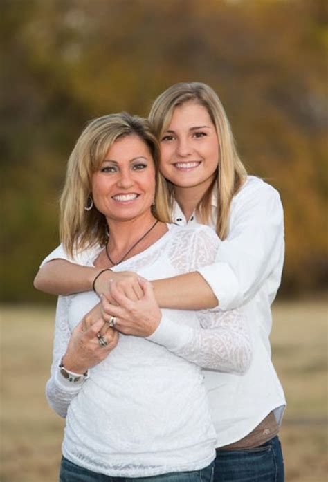 #motherdaughter #portraitsMother/Daughter portraits | Mother daughter ...