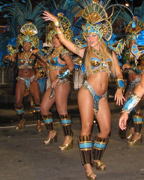 File:Samba Dancers - Rio de Janeiro, Brazil - Vila Isabel Carnival 2008 ...