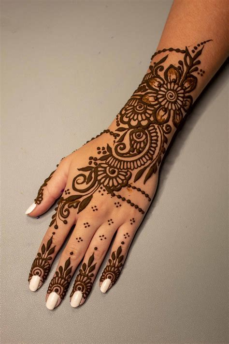 Henna - Essential Henna