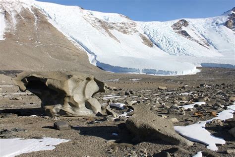 McMurdo Dry Valleys of Antarctica: The Driest Place on Earth | Amusing ...