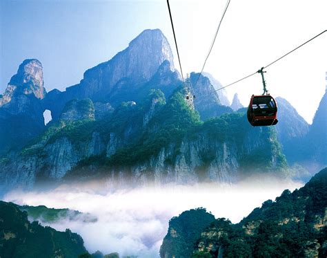 Cable Car on Tianmen Mountain, Tianmen Mountain Photos, Zhangjiajie ...