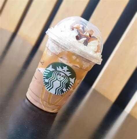 Cómo preparar el Frappuccino Snickers de Starbucks