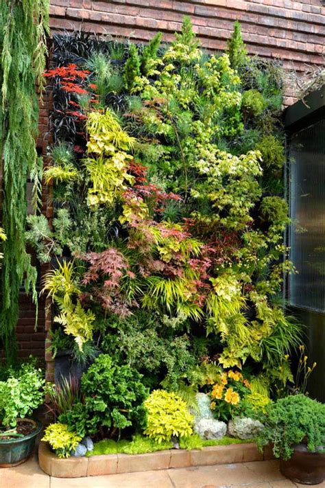 15 Inspiring and Creative Flowers Vertical Gardening Ideas - The ART in ...