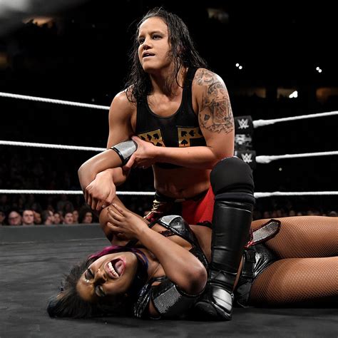 Womens Pro Wrestling: Ember Moon vs Shayna Baszler - NXT TakeOver ...