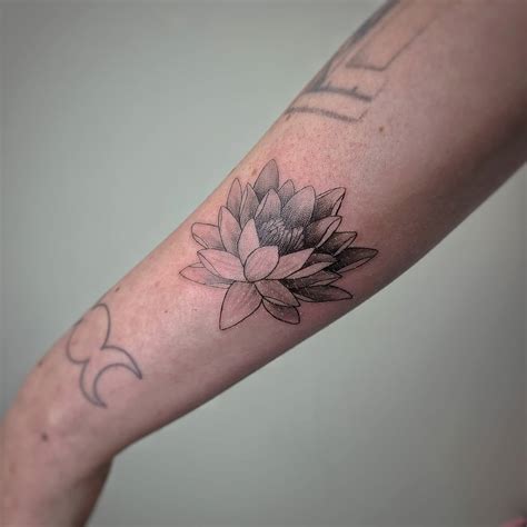 Share more than 77 water lily pisces tattoo - in.coedo.com.vn