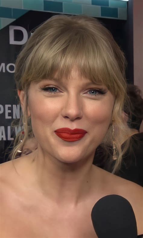 Taylor Swift | Taylor swift hair, Taylor swift makeup, Taylor swift eyes