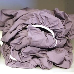 Easy Fitted Sheet Folding Hack - ZergNet