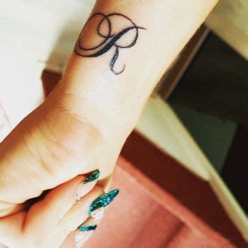 Pin en Tatuajes en el brazo