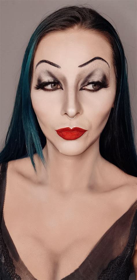 As Halloween is fast approaching I thought I'd try my first look this ...