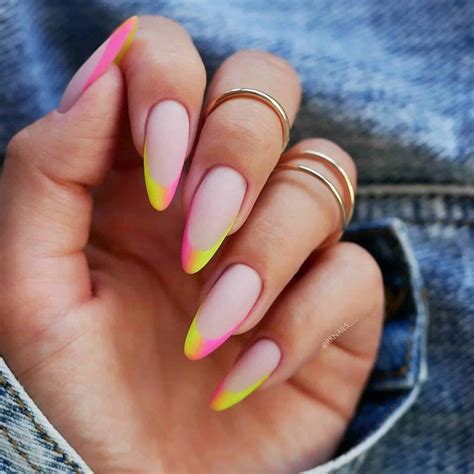 Descubrir 45+ imagen pastel pink and yellow nails - Abzlocal.mx