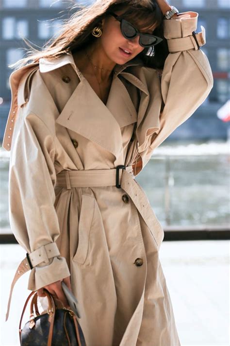 15+ Fresh Ways to Style Your Trench Coat This Spring - Outfitting Ideas ...