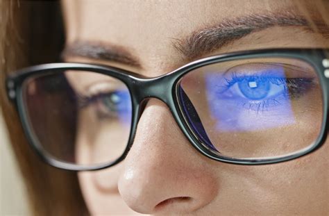 What Do Anti-Glare Glasses Do? | Calgary | Eye Effects